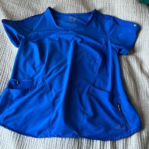 Barco one wellness scrub top